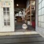 看板うさぎのお出迎え